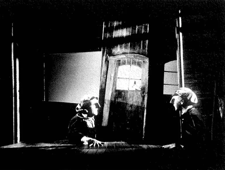 GEMELOS d’Agota Kristof, mise en scène La Troppa, 1999. Photo Brigitte Pougeoise.