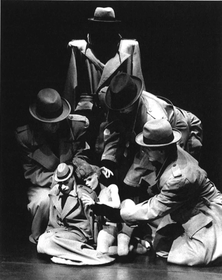 DÉRIVES, mise en scène Philippe Genty, 1989. Photo Florian Tiedje.