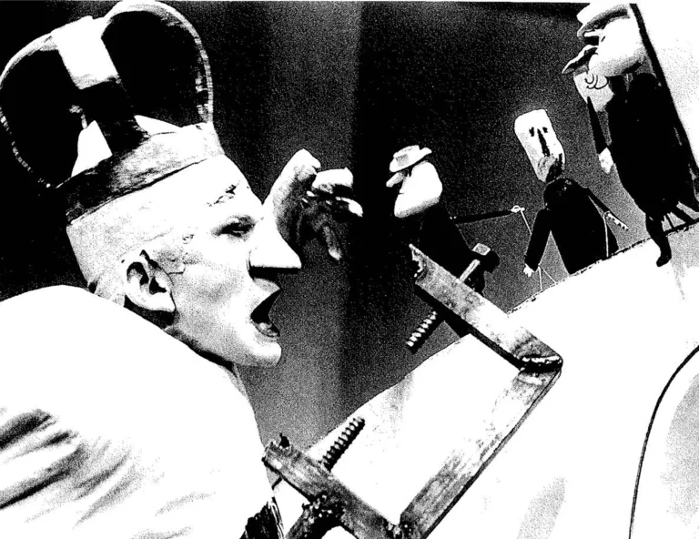 UBU ROI d’Alfred Jarry, mise en scène Michael Meschke, 1964. Photo Beata Bergström.