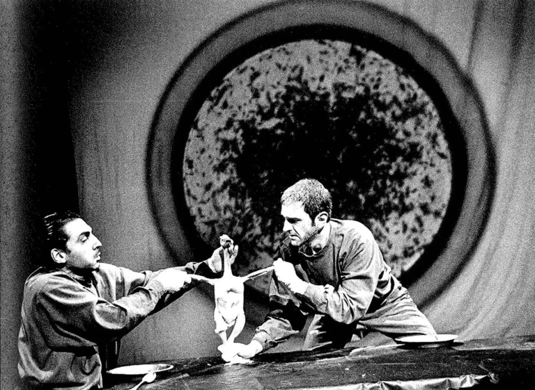 ZOŒDIPOUS, mise en scène Daniel Veronese, 1998. Photo Brigitte Pougeoise.