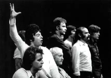 Philippe Sireuil, Guy Pion, Philippe van Kessel, Gilles Lagae, Nicolas Donato et Jean-Luc Debattice dans LE TRAIN DU BON DIEU, mise en scène Marc Liebens. Photo Raymond Saublains.