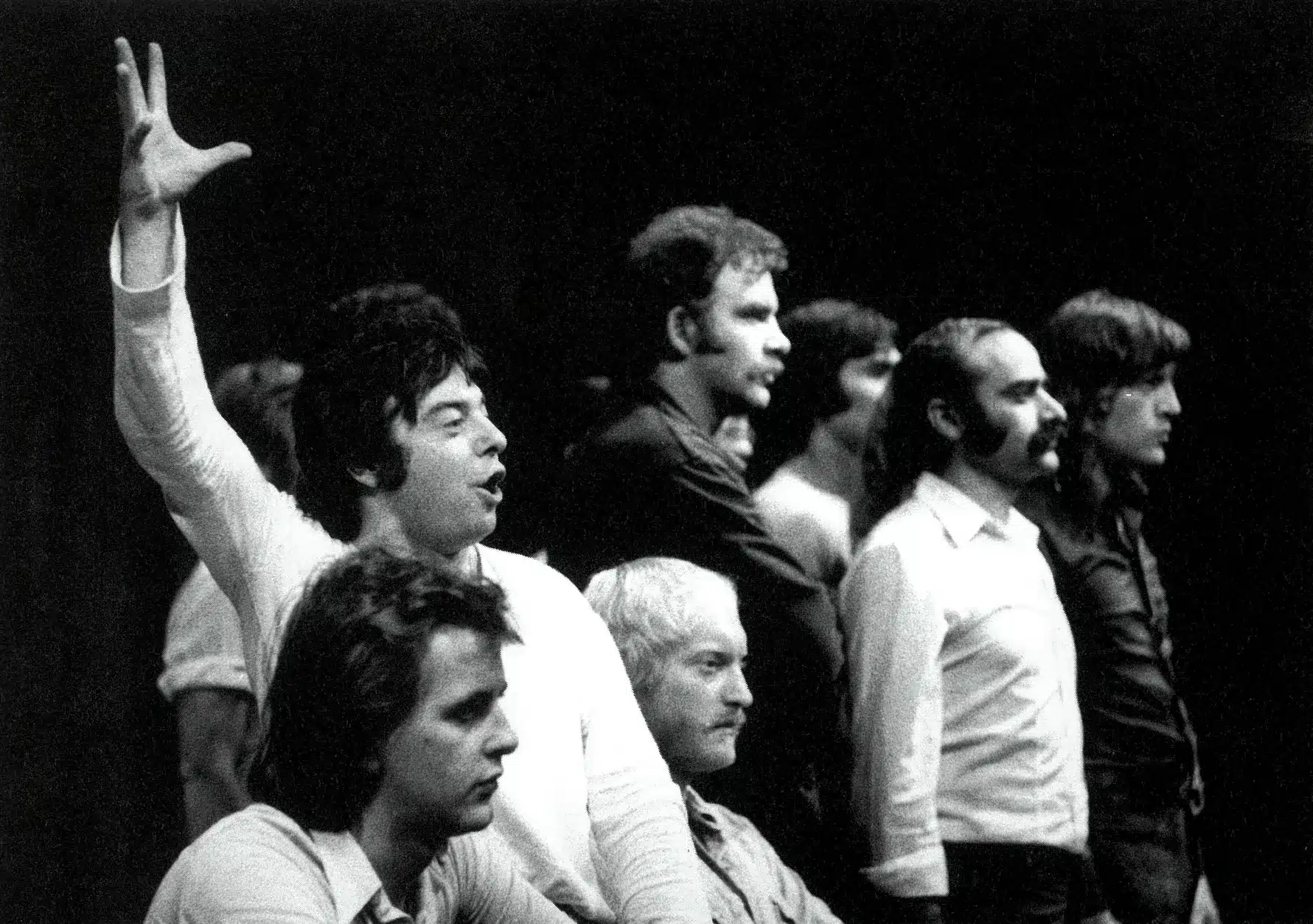 Philippe Sireuil, Guy Pion, Philippe van Kessel, Gilles Lagae, Nicolas Donato et Jean-Luc Debattice dans LE TRAIN DU BON DIEU, mise en scène Marc Liebens. Photo Raymond Saublains.