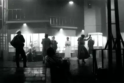 L'HOMME QUI AVAIT LE SOLEIL DANS SA POCHE, mise en scène Philippe Sireuil. Photo Katina Avgouloupis.