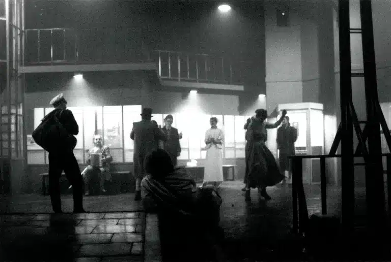 L'HOMME QUI AVAIT LE SOLEIL DANS SA POCHE, mise en scène Philippe Sireuil. Photo Katina Avgouloupis.