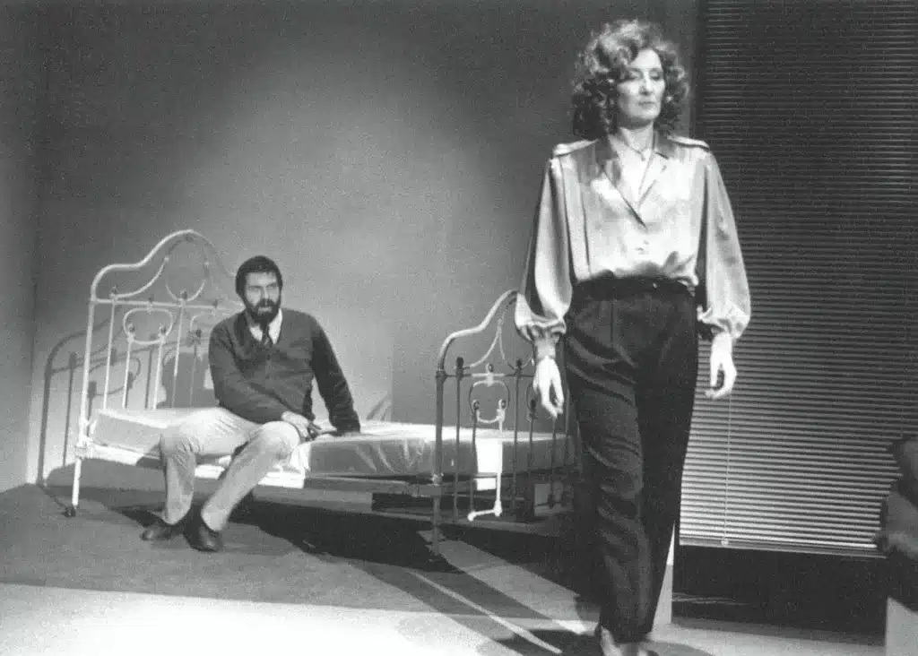 Janine Louvet et Éric Firmani dans L'AMÉNAGEMENT, mise en scène Jean Louvet. Photo Véronique Vercheval.