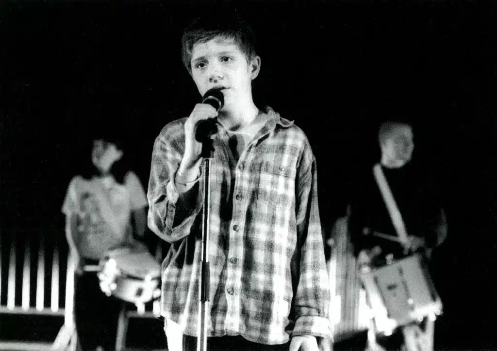 Gwenael Dupuis dans LES AMBASSADEURS DE L'OMBRE, mise en scène Lorent Wanson. Photo Alice Piemme.