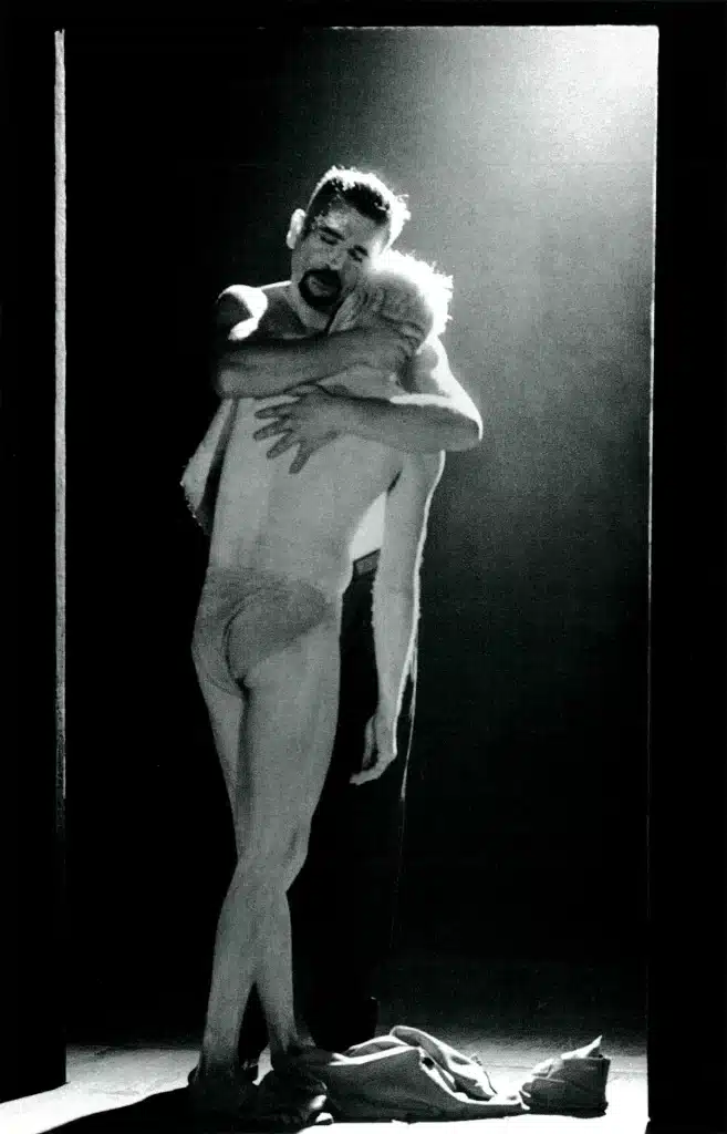 Patrick Lerch et David Quertigniez dans CAFÉ DES PATRIOTES de Jean-Marie Piemme, mise en scène de Philippe Sireuil, Théâtre Varia, 1998, photo Véronique Vercheval. 