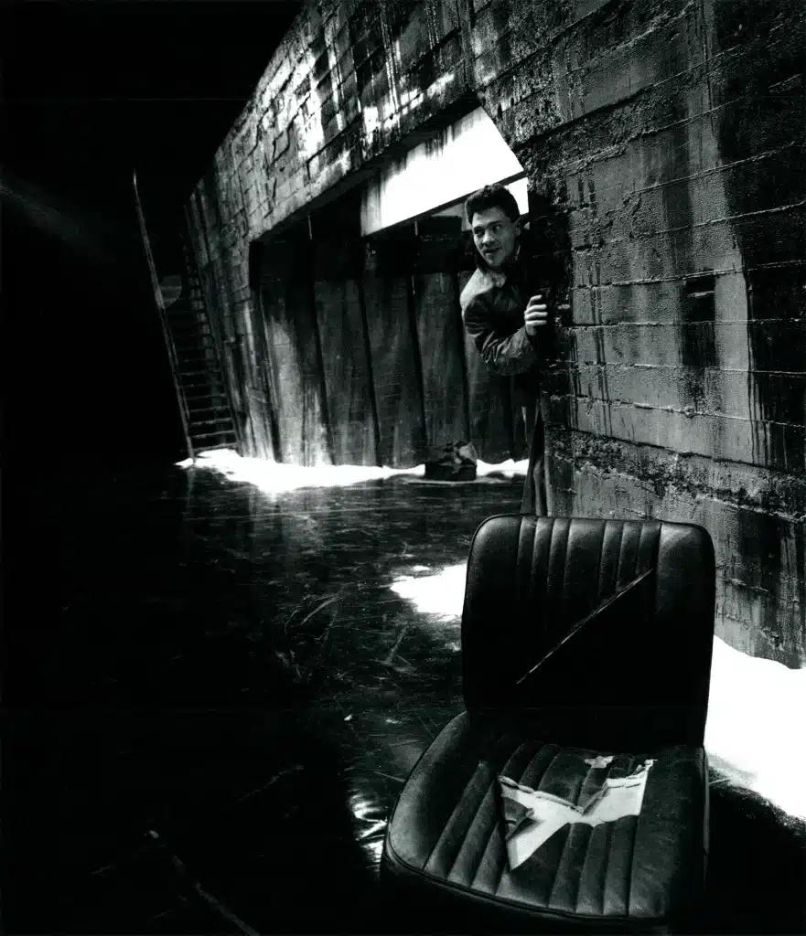 François Sikivie dans NEIGE EN DÉCEMBRE de Jean-Marie Piemme, mise en scène de François Beukelaers, Théâtre de la Place, Liège, 1987, photo Marie-France Plissart