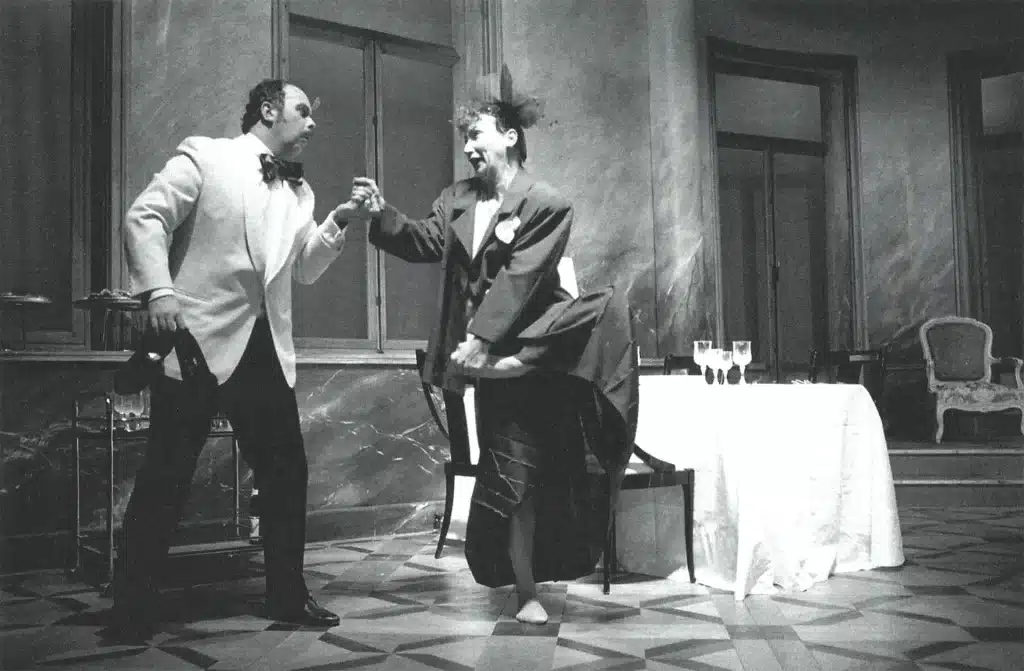 Marcel Delval et Janine Godinas dans SANS MENTIR de Jean-Marie Piemme, mise en scène de Bernard Debroux, Centre théâtral de Namur, 1989, photo Christian Carez.