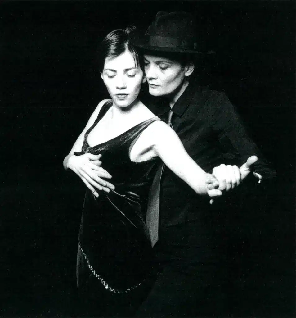 Stéphanie Sphyras dans le rôle de l'Homme et Patricia Clément ont joué TANGO/TANGAGE, mise en scène de Benoît Nguyen Tat. Photo Nicolas Nyuyen Tat. 