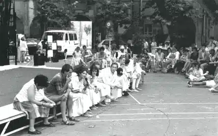 Rencontre « Théâtre de jeunes», cour du Petit Mistral, photo Éric Paul.