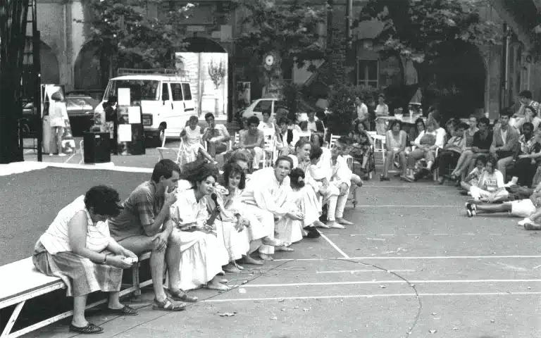 Rencontre « Théâtre de jeunes», cour du Petit Mistral, photo Éric Paul.
