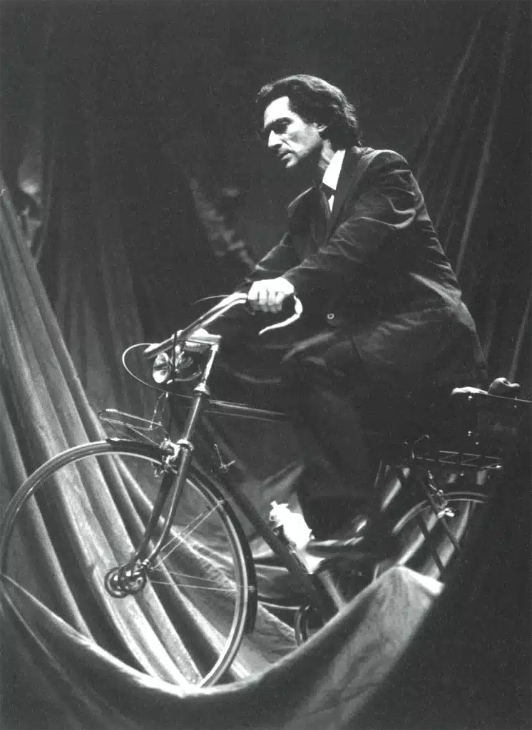 JE ME SOUVIENS de Georges Perec, avec Sami Frey, photo Bernard Gilhodes / Festival d'Avignon.
