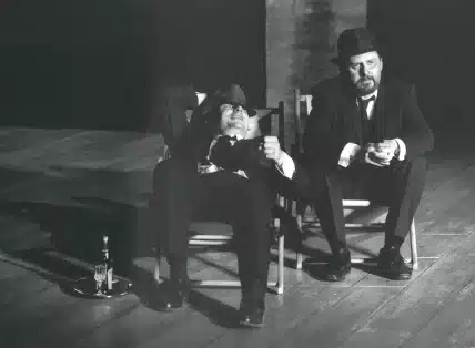 PEREIRA PRÉTEND ... d'après Antonio Tabucchi, mise en scène Didier Bezace, avec Daniel Delabesse et Thierry Gibault, photo Brigitte Enguerand.