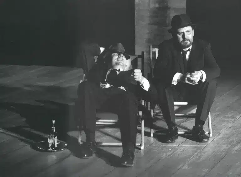 PEREIRA PRÉTEND ... d'après Antonio Tabucchi, mise en scène Didier Bezace, avec Daniel Delabesse et Thierry Gibault, photo Brigitte Enguerand.