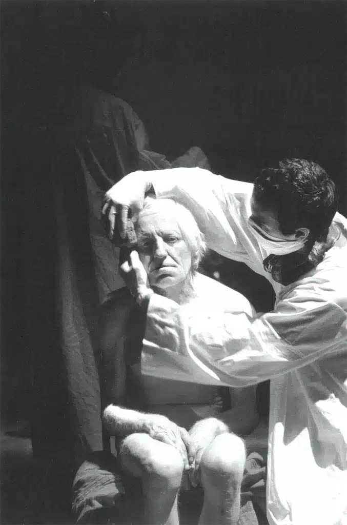 GIULIO CESARE de Romeo Castelluci d'après Shakespeare, mise en scène de Romeo Castelluci, avec Maurizio Carra, photo festival d'Avignon.