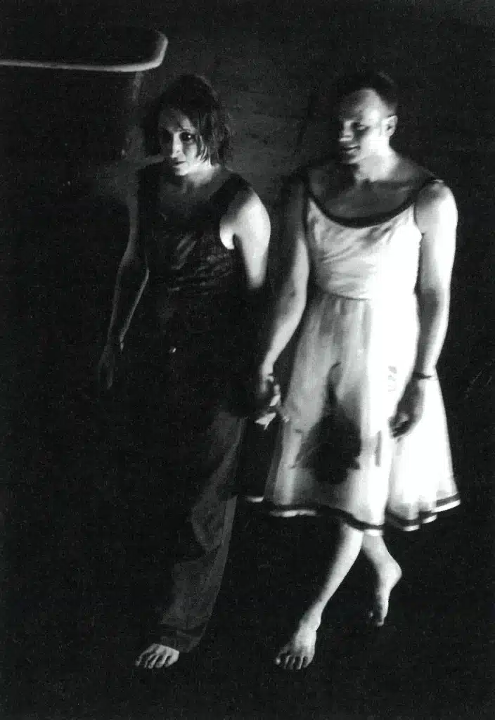 Malgorzata HajewskaKrzysztofik et Thomas Schweiberer dans PURIFIÉS, de Sarah Kane, mise en scène de Kzrysztof Warlikowski au Théâtre Polski de Poznan, 2001. Photo Stefan Okolowicz.