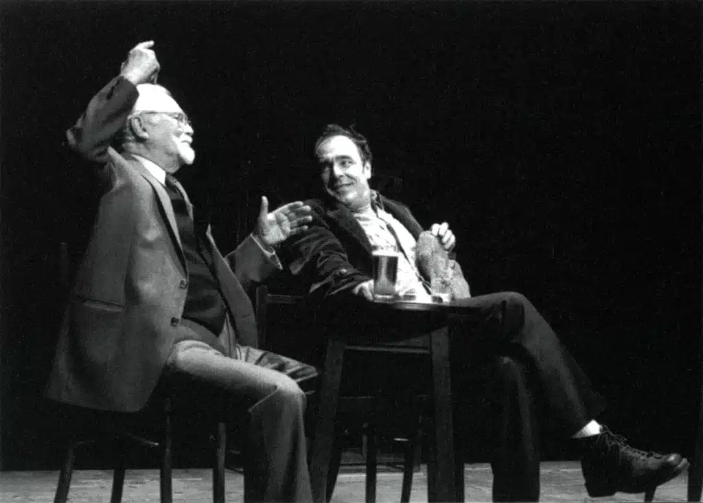Christian Crahay et René Hainaux dans DIALOGUES D'EXILÉS de Bertolt Brecht, mise en scène de Herbert Rolland au Théâtre de la Vie à Bruxelles. Photo Anik Rubinfajer.