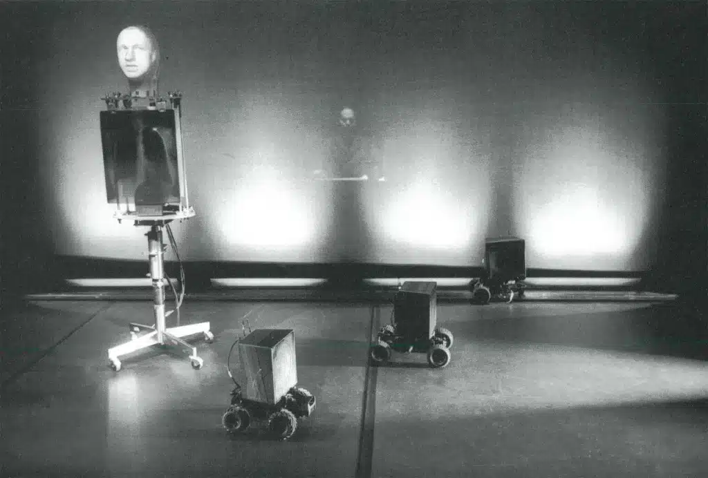 LE THÉÂTRE DES OREILLES de Valère Novarina. Mise en scène d’Allen S. Weiss et Zaven Paré (2001). Photo Brigitte Pougeoise.