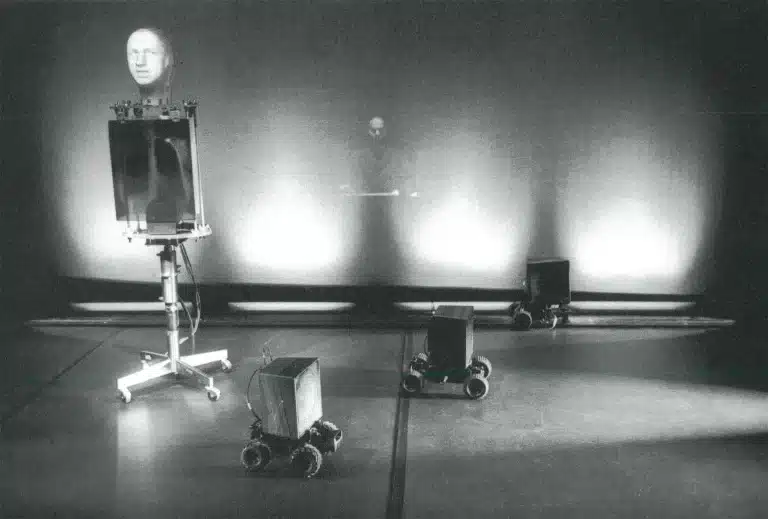 LE THÉÂTRE DES OREILLES de Valère Novarina. Mise en scène d’Allen S. Weiss et Zaven Paré (2001). Photo Brigitte Pougeoise.