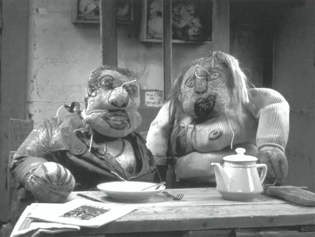 ENTRE CHIEN ET LOUP de Daniel Lemahieu. Mise en scène de François Lazaro. Pantins de Francis Marshall.