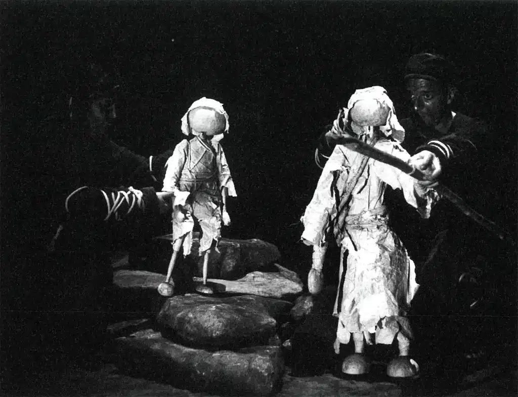 DES PAPILLONS SOUS LES PAS de Jean Cagnard. Compagnie Arketal. Photo Brigitte Pongeoise.