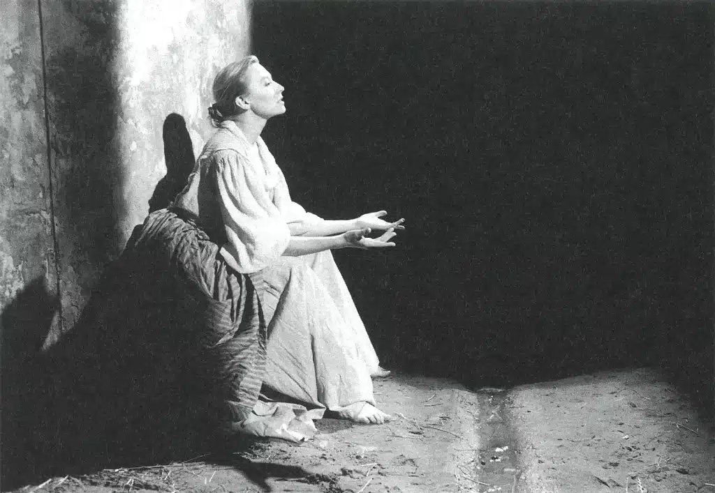 Nathalie Cornet dans CLAIRE LACOMBE de Michèle Fabien, mise en scène Marc Liebens. Photo: Christian Carez.