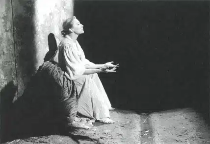 Nathalie Cornet dans CLAIRE LACOMBE de Michèle Fabien, mise en scène Marc Liebens. Photo: Christian Carez.