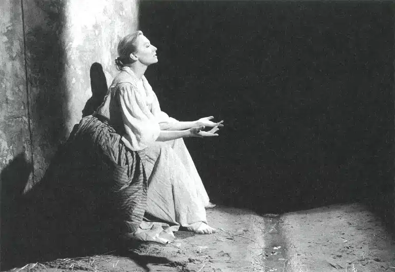 Nathalie Cornet dans CLAIRE LACOMBE de Michèle Fabien, mise en scène Marc Liebens. Photo: Christian Carez.