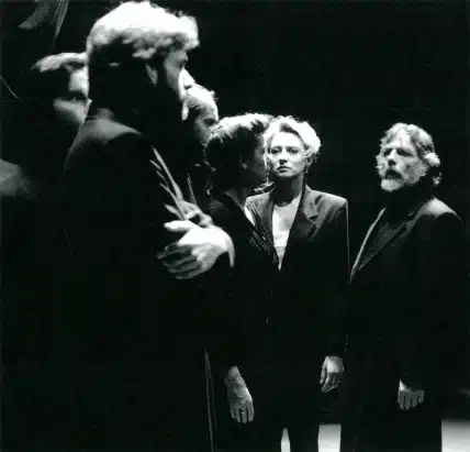 Claude Koener, André Bayens, Luc van Grunderbeeck, Marie-Luce Bonfanti, Nathalie Cornet, André Lenaerts, dans AMPHITRYON. Photo: Marie-Françoise Plissart.