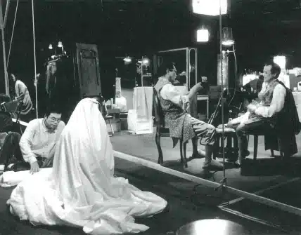 Les comédiens japonais, Charles Dumay et Claire Aveline dans TOKYO NOTES d’Oriza Hirata, mise en scène Frédéric Fisbach et Oriza Hirata, Festival de Toga, Japon.