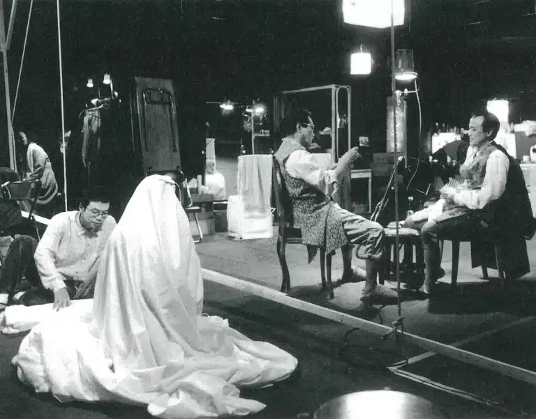 Les comédiens japonais, Charles Dumay et Claire Aveline dans TOKYO NOTES d’Oriza Hirata, mise en scène Frédéric Fisbach et Oriza Hirata, Festival de Toga, Japon.