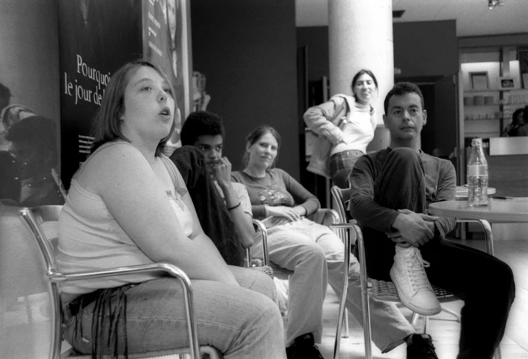 Séances d’atelier pour le spectacle TOUT LE MONDE s’ APPELLEM ARTINE, texte Veronika Mabardi, mise en scène Luc Fonceyn. Photo Yves Gervais.