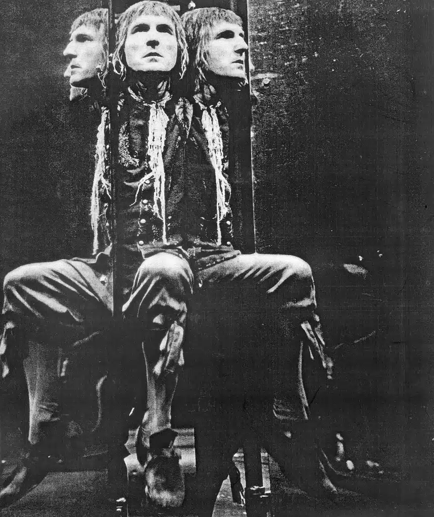 Gheorghe Dinica dans LE NEVEU DE RAMEAU d'après Diderot, mise en scène David Esrig, Théâtre Bulandra de Bucarest, 1968. 