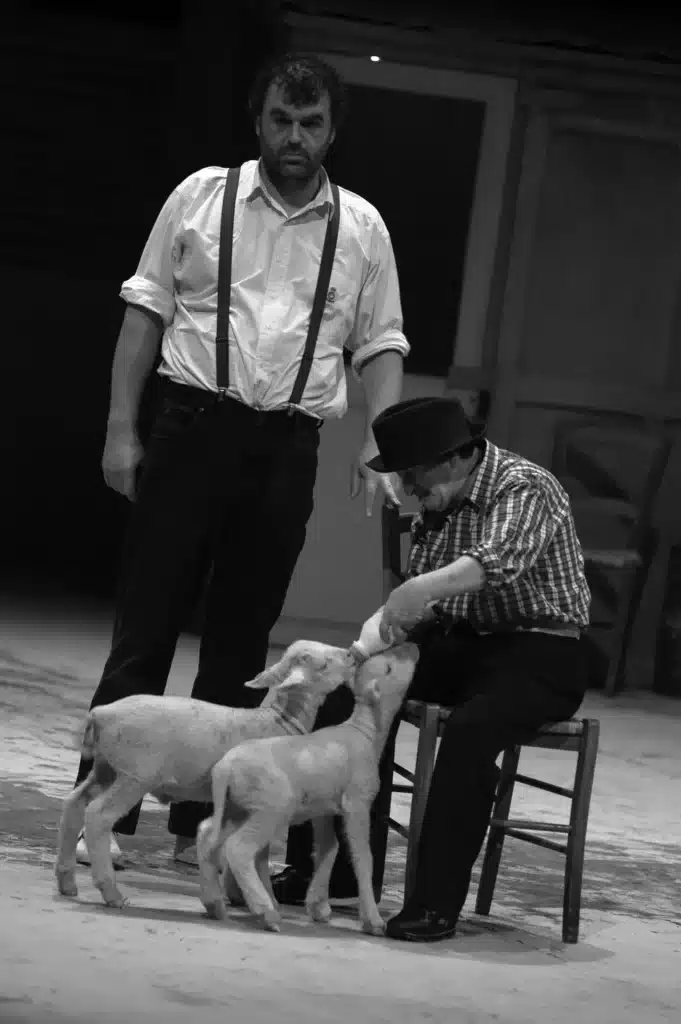 Pippo Delbono er Bobà dans URLO, Théâtre du Rond-Point, Paris. Photo Philippe Delacroix. 