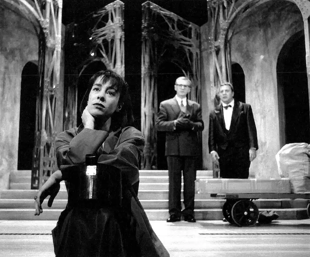 Clotilde De Bayser, Aladin Reibel et Dominique Bluzet dans MALAGA, mise en scène Abbès Zahmani. Photo À. Sauvan.