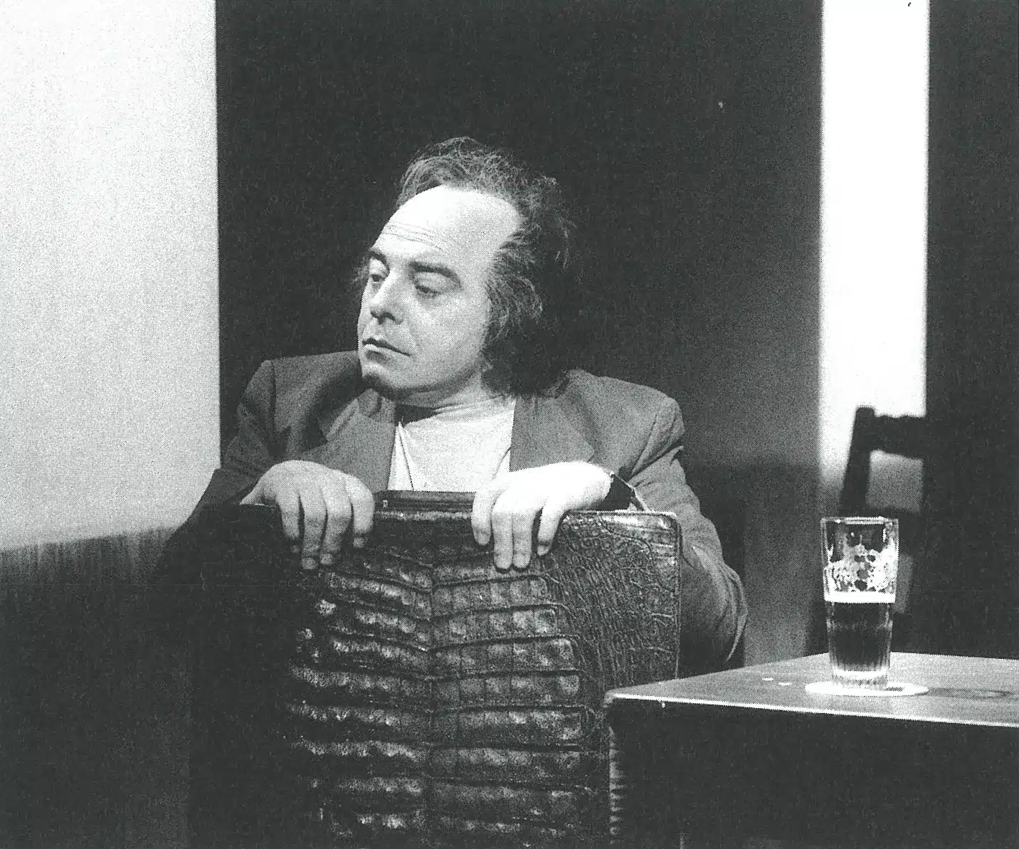 Guy Pion dans INACCESSIBLES AMOURS, mise en scène Roumen Tchararov. Photo Nicole Hellyn (A.M.L.).