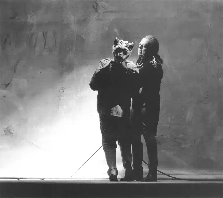 Gilles Arbona et Christian Maillet dans LES PUPILLES DU TIGRE, mise en scène Philippe Sireuil. Photo Paul Versele.