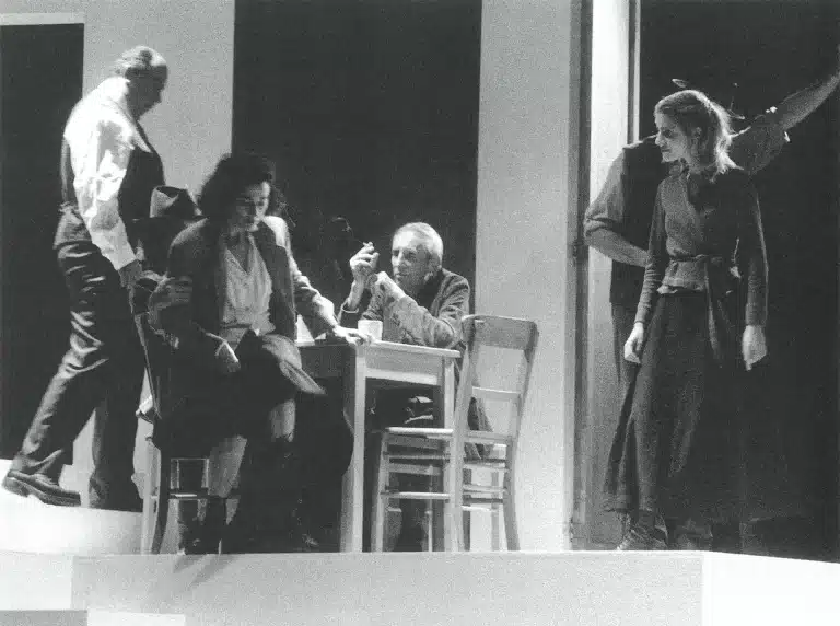 Marcel Delval, MariePaule Kumps, Frédéric Latin, Steve Driesen et Valérie Marchant dans LE CHÂTEAU, mise en scène Jules-Henri Marchant. Photo Daniel Locus.