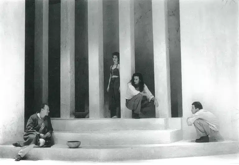 Luc Van Grunderbeeck, Valérie Marchant, Thierry Debroux, Bernard Cogniaux dans L'ODYSSÉE, mise en scène Jules-Henri Marchant. Photo Daniel Locus.