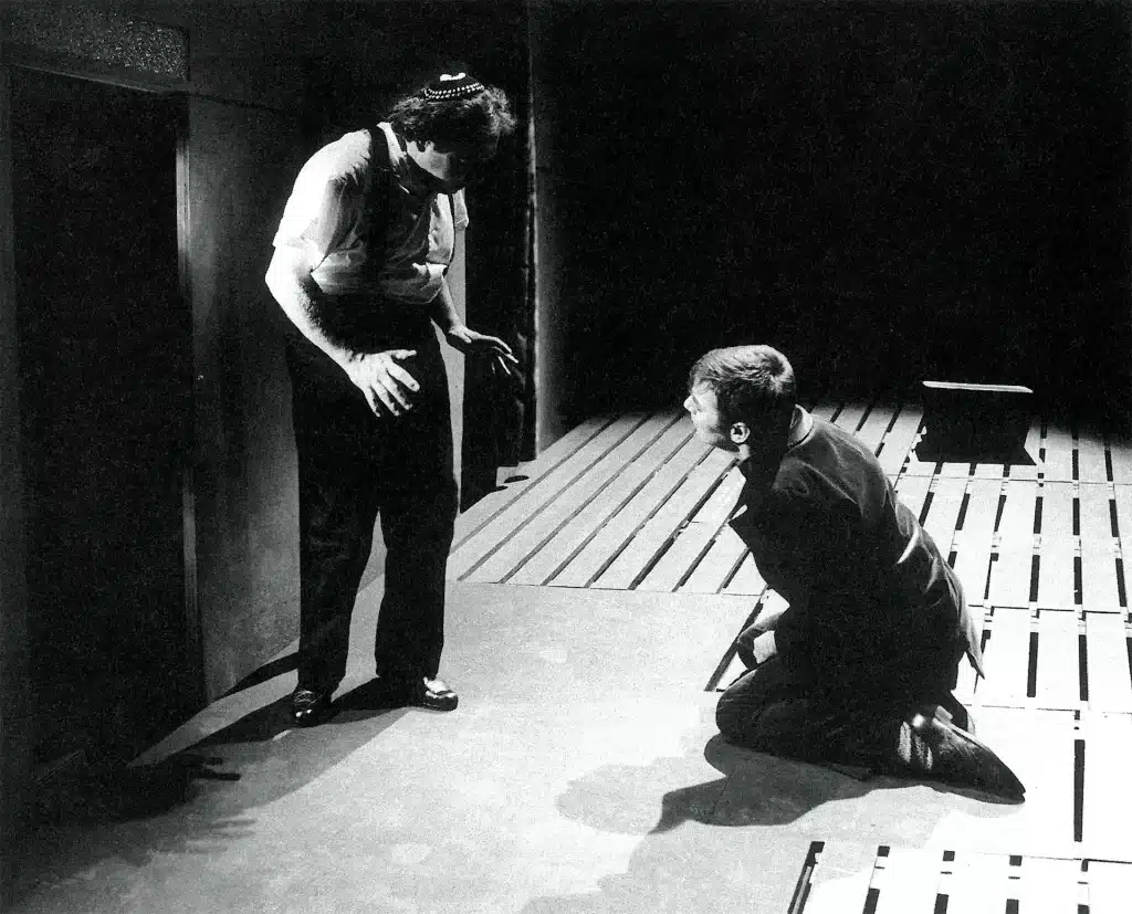 Guy Pion et Normand Daoust dans LE MARCHAND DE VENISE, mise en scène Michel Tanner. Photo Denis Rouvre.