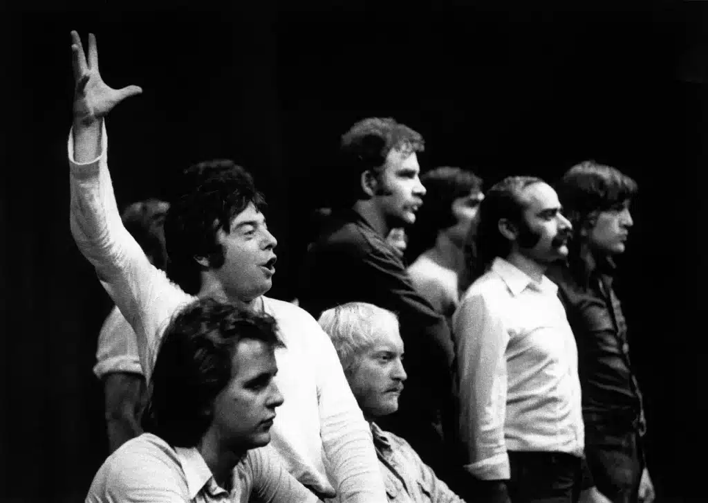 Janine Patrick et Claude Koener dans À BIENTÔT MONSIEUR LANG de Jean Louvet, mise en scène Marc Liebens, Bruxelles, Théâtre du Parvis, 1972. Photo Jean-Paul Hubin. 