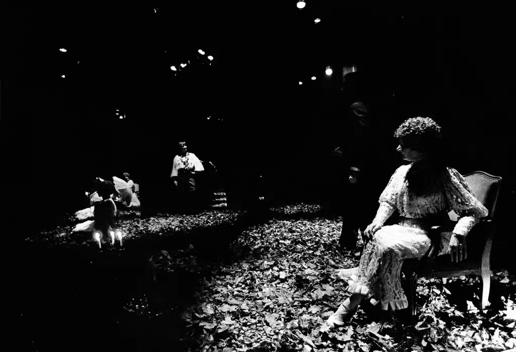 Janine Patrick dans Les Paysans de Balzac, mise en scène Marc Liebens, 1976. Photo Jean-Paul Hubin. 