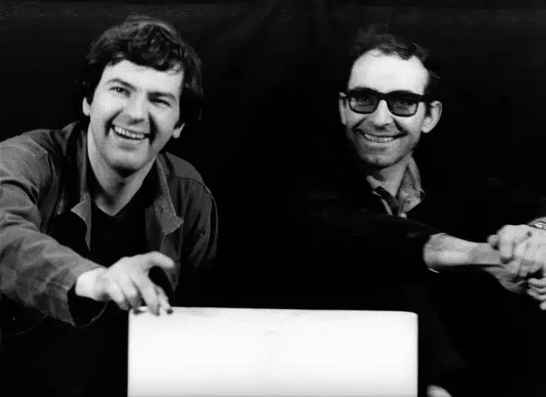 Jean-Pierre Gorin et Jean-Luc Godard au Théâtre du Parvis en 1971. Photo Jean-Paul Hubin.