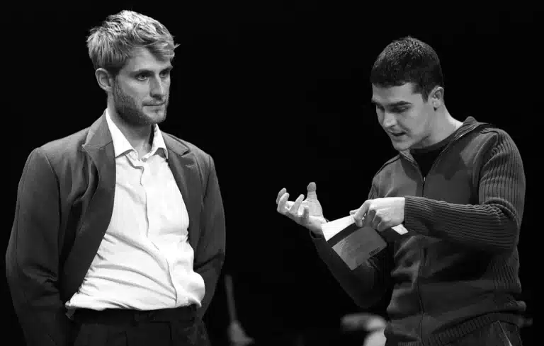 Armand Meunier et Eddy Pallaro lors d’une répétition de PYLADE de Pier Paolo Pasolini, mise en scène Armand Meunier, 2003. Photo Franck Beloncle.