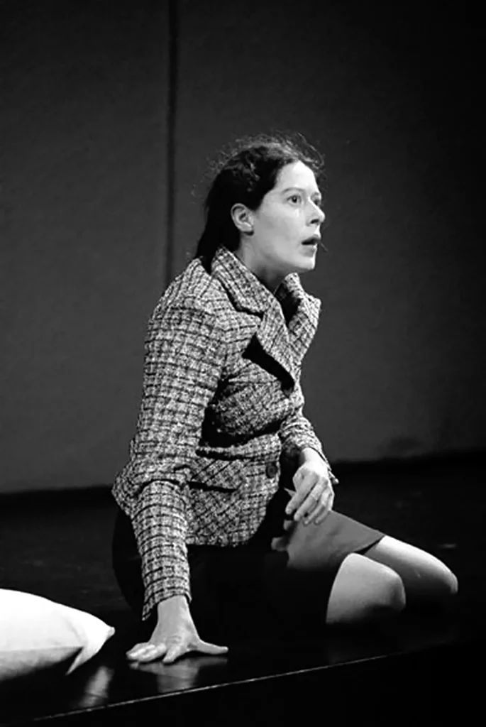 Odja Llorca dans CALDERON de Pier Paolo Pasolini, mise en scène Laurent Fréchuret, 2004. Photo Jean-Marc Lobbé. 