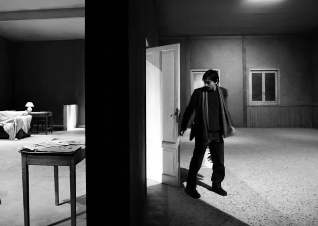 Luigi Lo Cascio dans IL SILENZIO DEI COMUNISTI de Vittorio Foa, Miriam Mafai et Alfredo Reichlin, mise en scène Luca Ronconi, Piccolo Teatro, Milano, 2006. Photo Marcello Norberth.