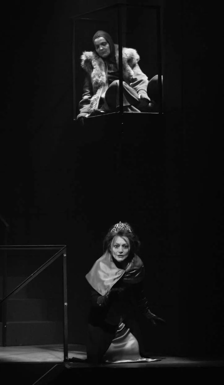 LES REINES de Normand Chaurette, mise en scène Denis Marleau. Photo Yannick Macdonald.