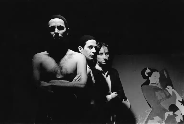 Rodrigo Pérez, Alfredo Castro et Amparo Noguera, dans LA MANZANA DE ADÀN d'après Claudia Donoso et Paz Erràzuriz, mise en scène Alfredo Castro. Teatro La Memoria