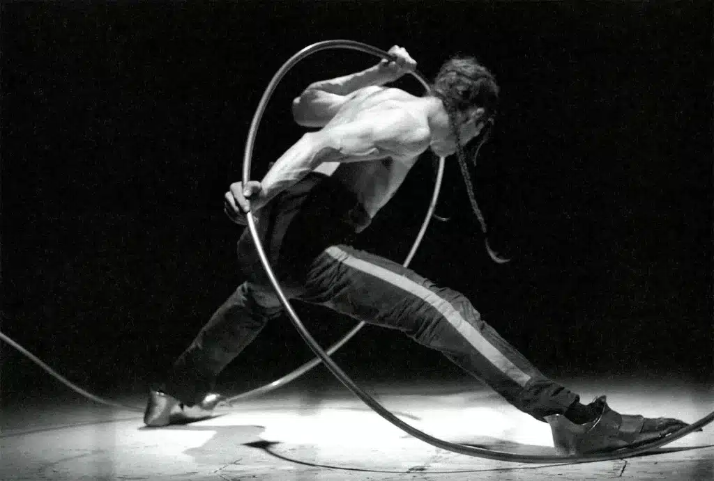 SECRET, Cirque ici -Johann Le Guillerm. Photo Philippe Cibille.